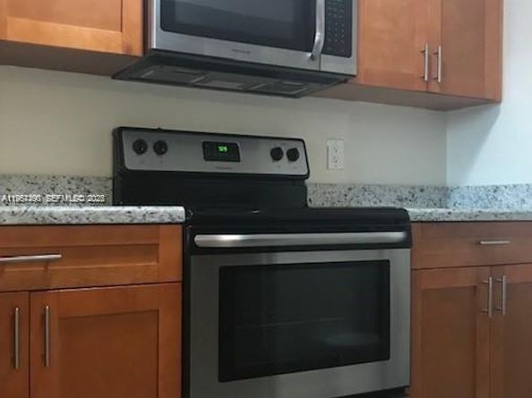 10018 NW 4th St 203, Pembroke Pines FL 33024