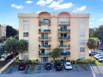 9360 Fontainebleau Blvd