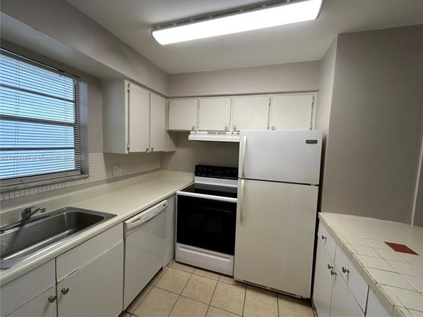 6505 Winfield Blvd B18, Margate FL 33063