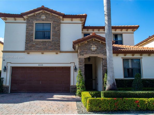 8800 NW 98th Ct, Doral FL 33178
