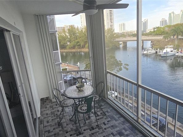 200 Diplomat Pkwy 424, Hallandale Beach FL 33009