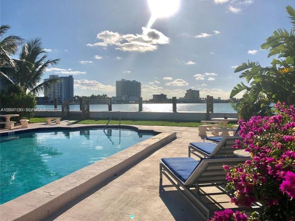 2250 Bay Dr 8, Miami Beach FL 33141