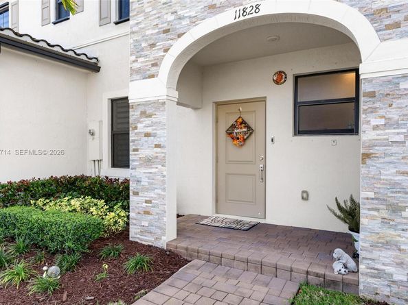 11828 SW 245th Ter, Homestead FL 33032