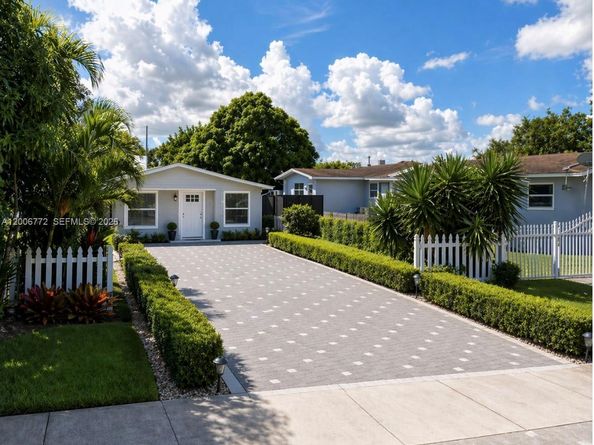 28 NE 185th Ter, Miami Gardens FL 33179