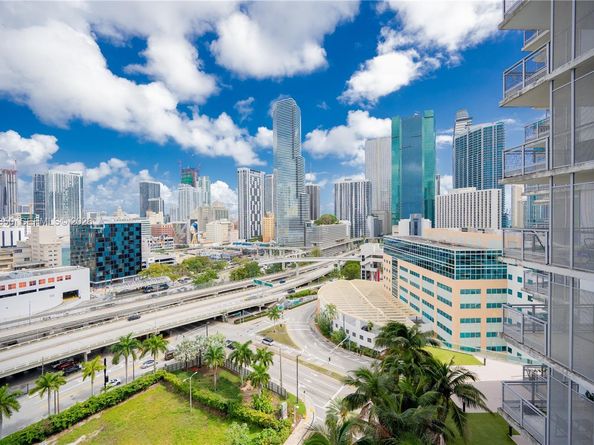 350 S Miami 1709, Miami FL 33130