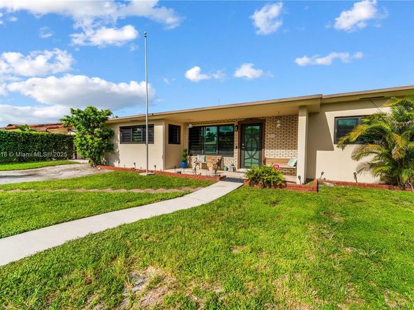 8065 W 14th Ct, Hialeah FL 33014