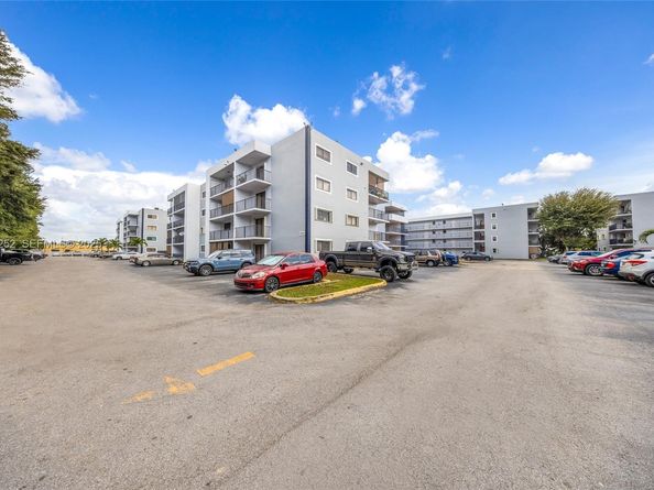 5765 W 25th Ct 411, Hialeah FL 33016