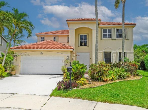 4209 Pinewood Ln, Weston FL 33331