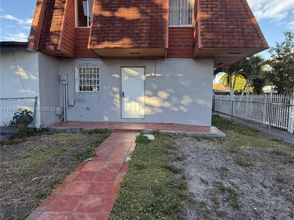 4541 NW 190th St, Miami Gardens FL 33055