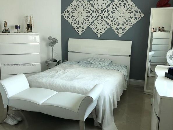 350 S Miami Ave 1511, Miami FL 33130