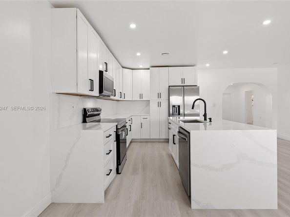 3341 NW 7th St, Lauderhill FL 33311