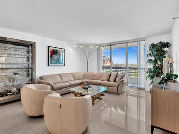 3530 Mystic Pointe Dr