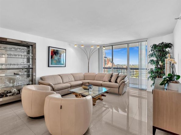 3530 Mystic Pointe Dr 2502, Aventura FL 33180