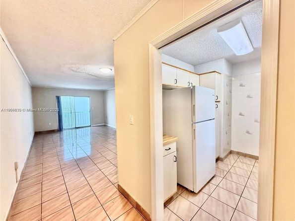 424 SW 7th St 404, Miami FL 33130