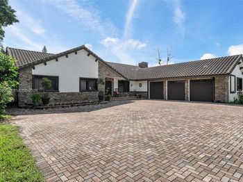 6252 NW 65th Ter