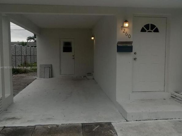 7260 Allen Dr, Hollywood FL 33024
