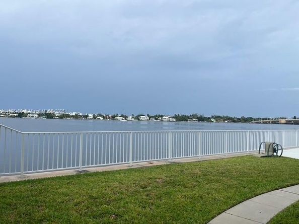 301 Croton Ave 203, Lantana FL 33462