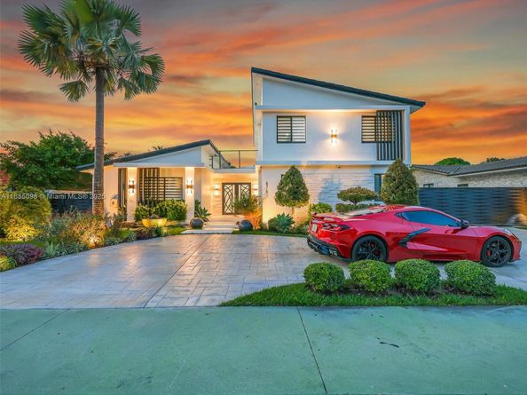 8761 SW 56th St, Miami FL 33165