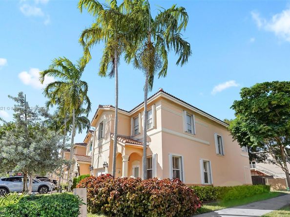 12513 SW 121st Way, Miami FL 33186