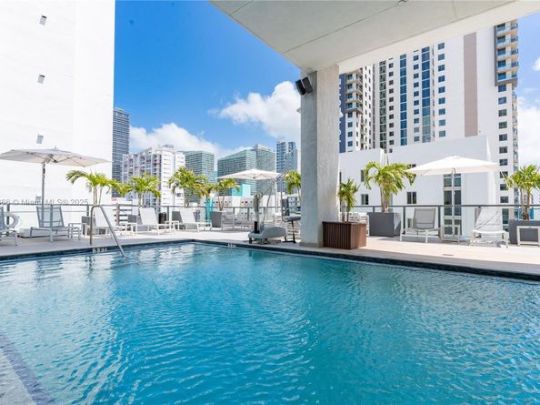 229 SW 9th 218, Miami FL 33130