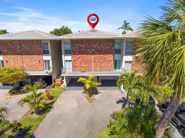 6795 Brookline Dr, Hialeah FL 33015