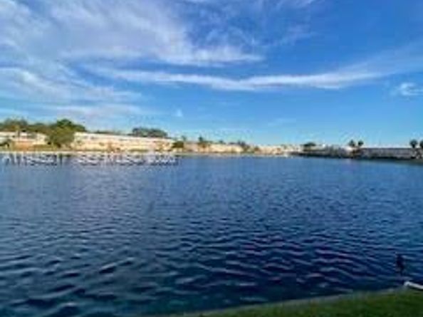 925 SW 11th Ave 1J, Hallandale Beach FL 33009