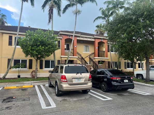 3390 NE 9th St 201, Homestead FL 33033