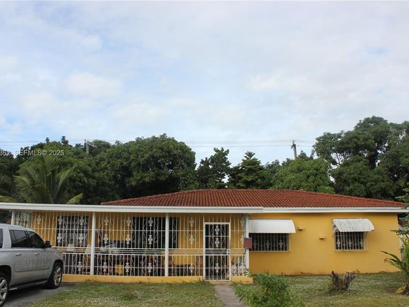 3135 NW 82nd St, Miami FL 33147