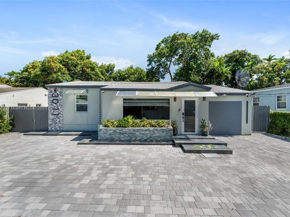 1130 NW 57th St, Miami FL 33127