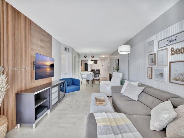 300 Golden Isles Dr 204, Hallandale Beach FL 33009