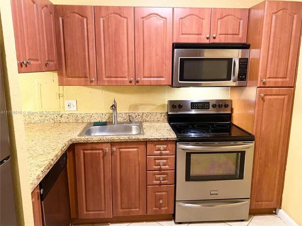 4001 N University Dr 103, Sunrise FL 33351