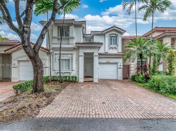 11227 NW 73rd Ter, Doral FL 33178