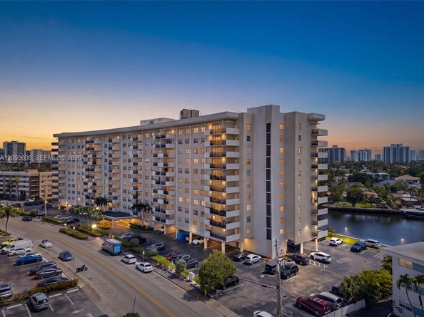 401 Golden Isles Dr 303, Hallandale Beach FL 33009