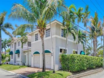 851 N 11th Ave
