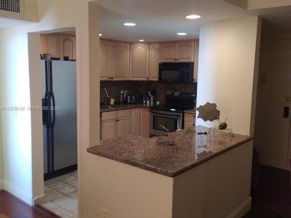 200 SE 15th Rd 7F, Miami FL 33129