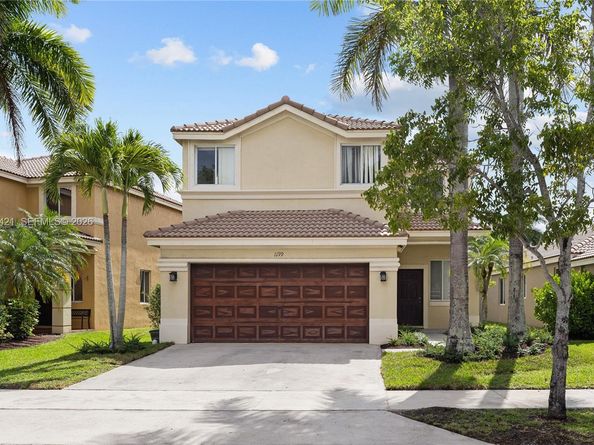 1199 Golden Cane Dr, Weston FL 33327