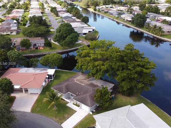 5805 NW 72nd Ave, Tamarac FL 33321-6039