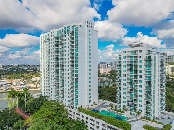 1861 NW North River Dr 1806, Miami FL 33125