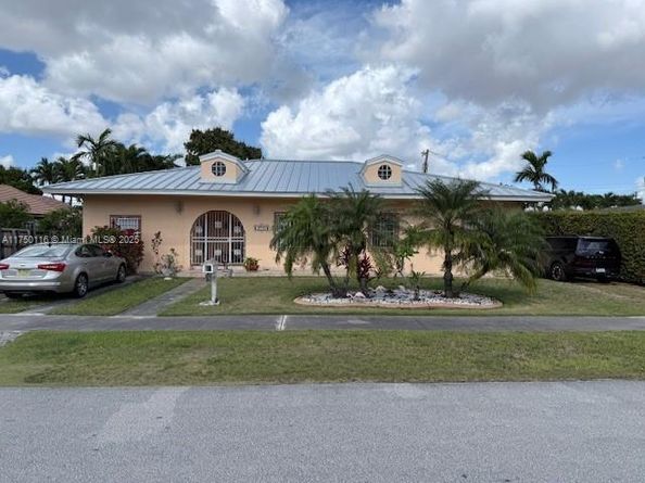 10745 Westwood Lake Dr, Miami FL 33165