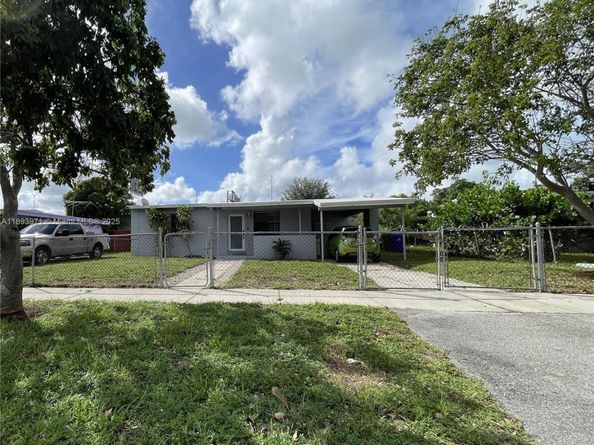 1854 Lauderdale Manor Dr, Fort Lauderdale FL 33311