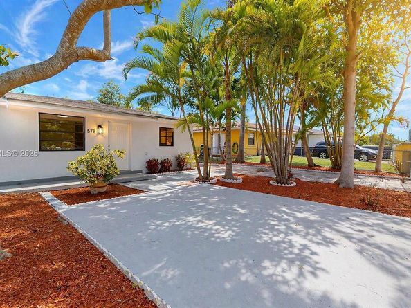 578 SW 2nd St, Florida City FL 33034