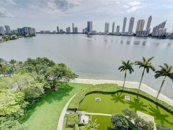 2600 Island Blvd 904, Aventura FL 33160