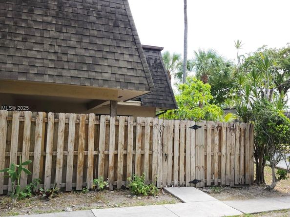 14293 SW 94th Cir Ln 10127, Miami FL 33186