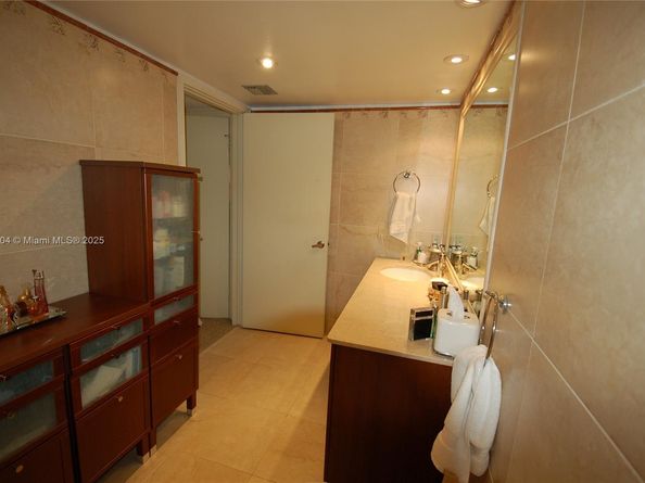 8877 Collins Ave 507, Surfside FL 33154