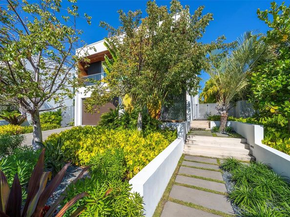 1031 W 48th St 6, Miami Beach FL 33140