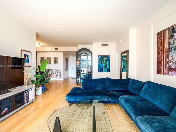 888 Brickell Key Dr 903, Miami FL 33131