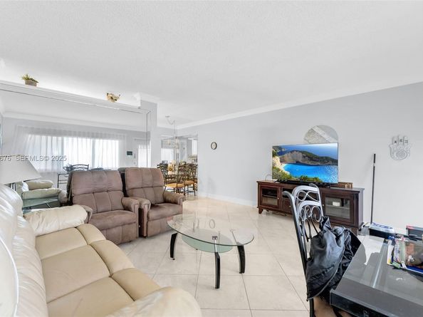 900 Atlantic Shores Blvd 105, Hallandale Beach FL 33009