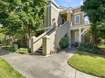 5965 Lake Hennessy Court