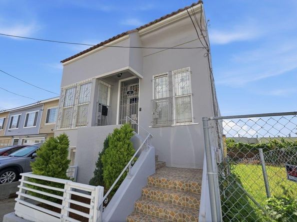 31 Rio Verde Street, Daly City CA 94014