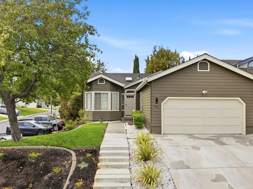 921 Clinton Place, Pleasanton CA 94566